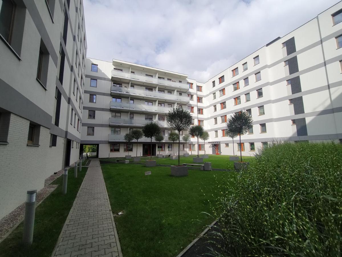 Z Parkingiem, Obok Metra. Leilighet *