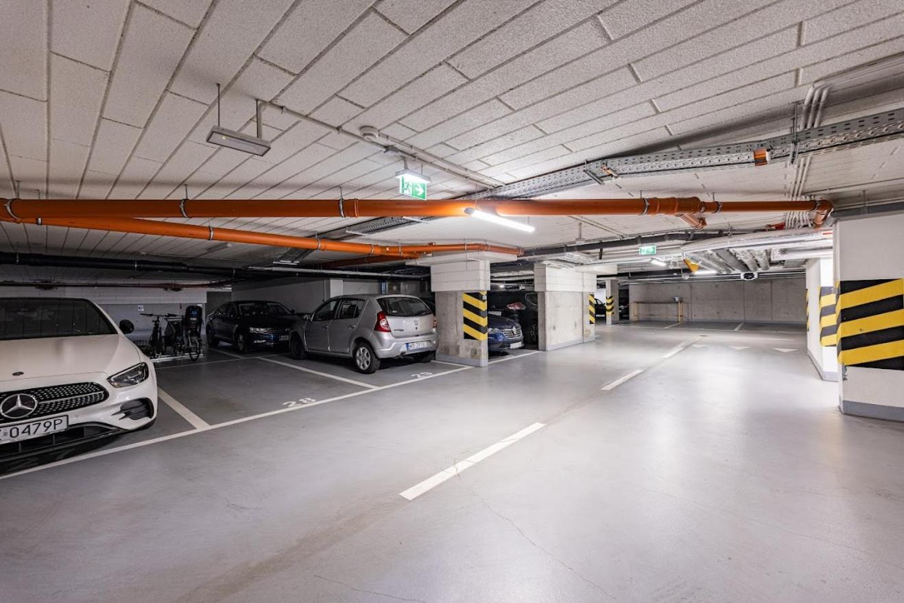 Leilighet Z Parkingiem, Obok Metra. *